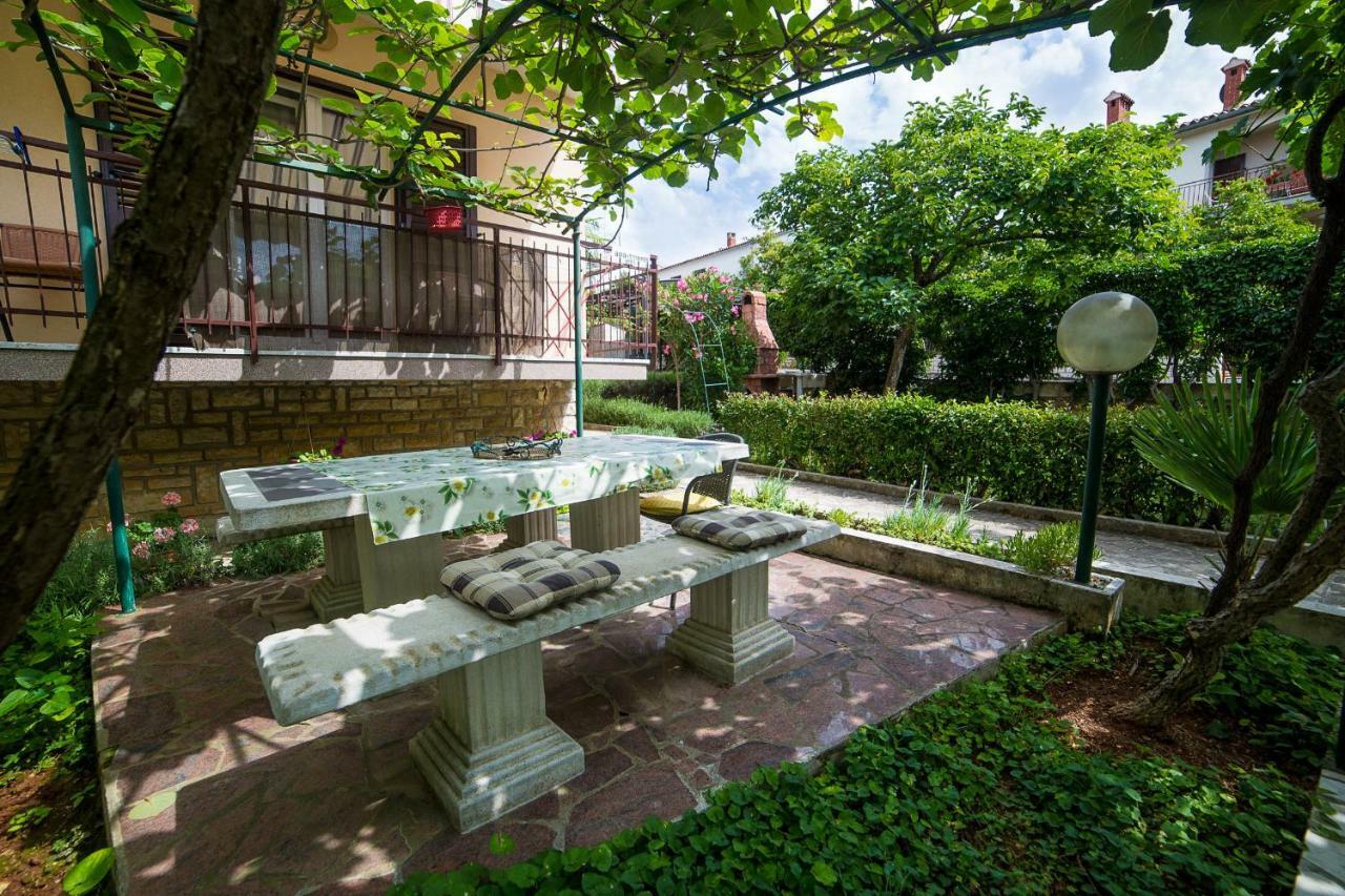Apartments Marija Πόρετς Εξωτερικό φωτογραφία