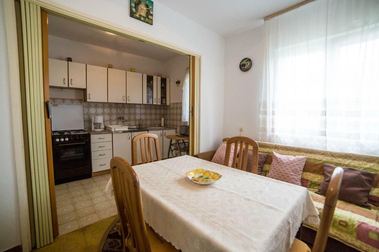 Apartments Marija Πόρετς Εξωτερικό φωτογραφία