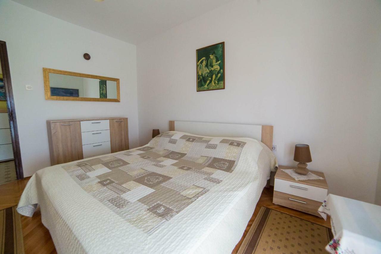 Apartments Marija Πόρετς Εξωτερικό φωτογραφία
