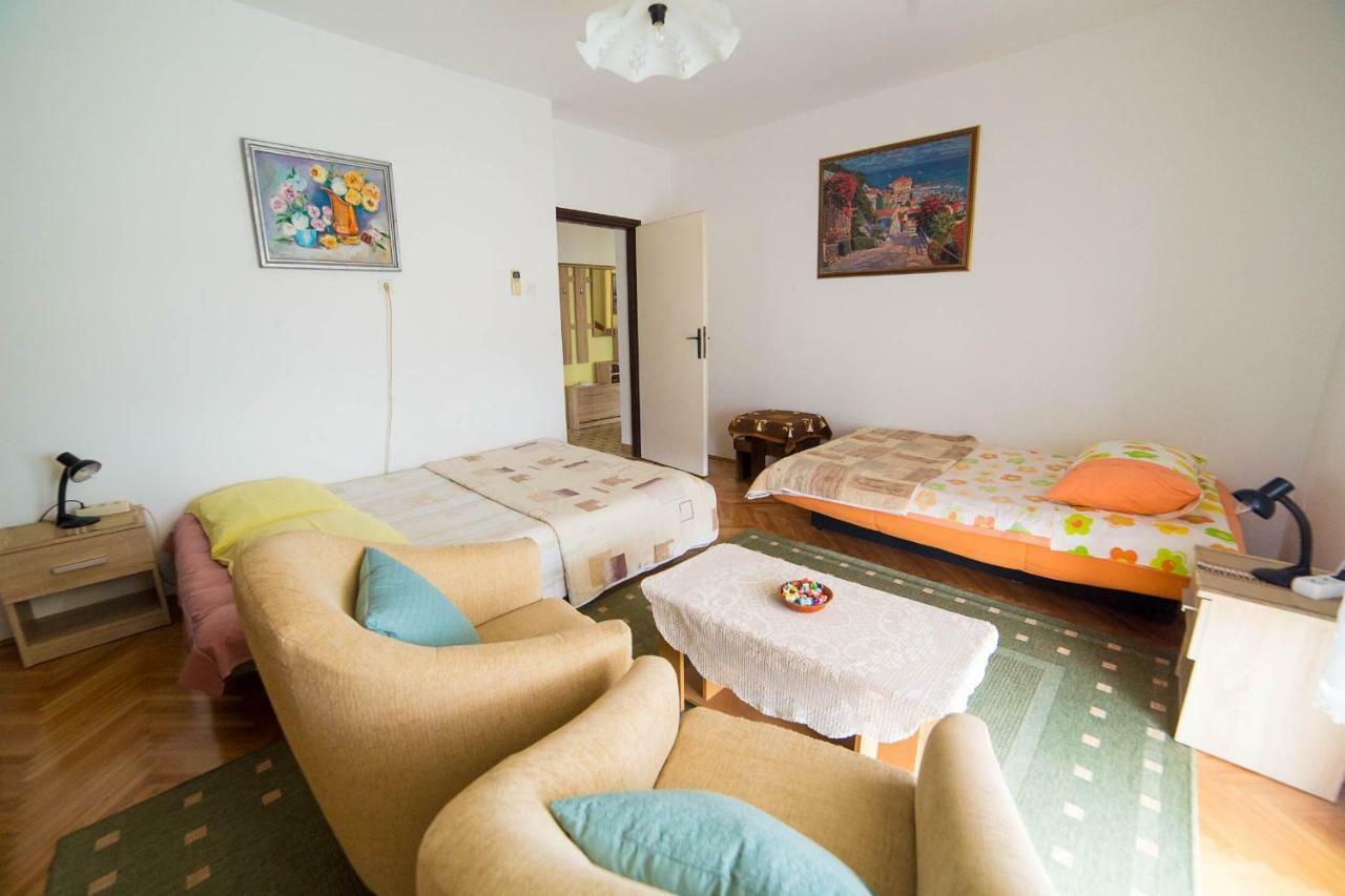 Apartments Marija Πόρετς Εξωτερικό φωτογραφία