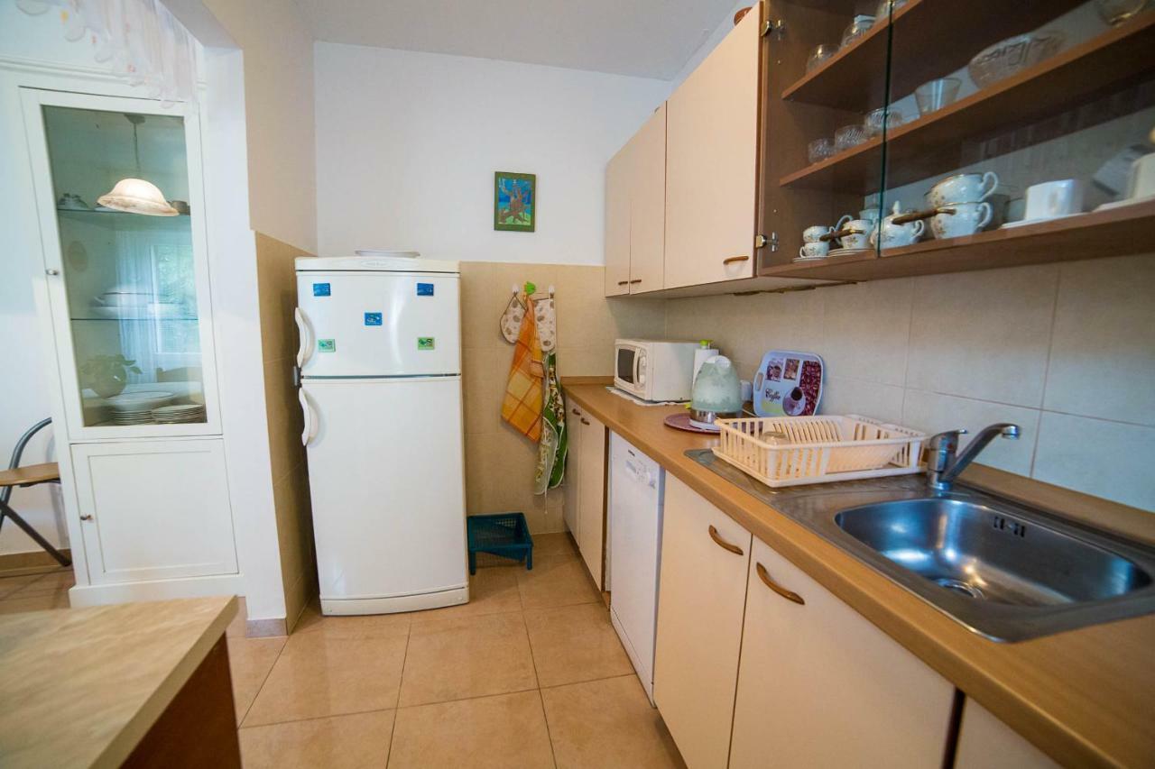 Apartments Marija Πόρετς Εξωτερικό φωτογραφία