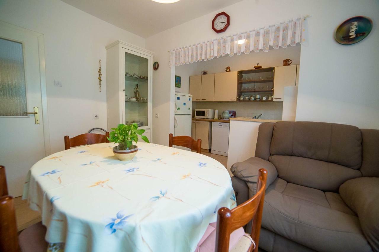 Apartments Marija Πόρετς Εξωτερικό φωτογραφία