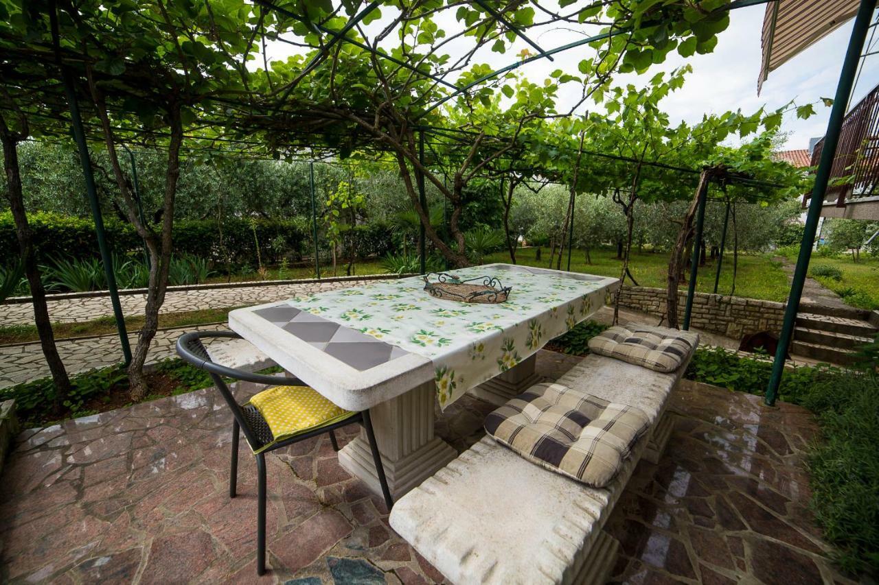 Apartments Marija Πόρετς Εξωτερικό φωτογραφία